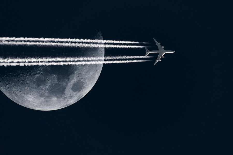 747-contrail-moon-composition.jpg