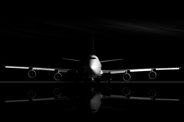747-front-reflection-2.jpg 